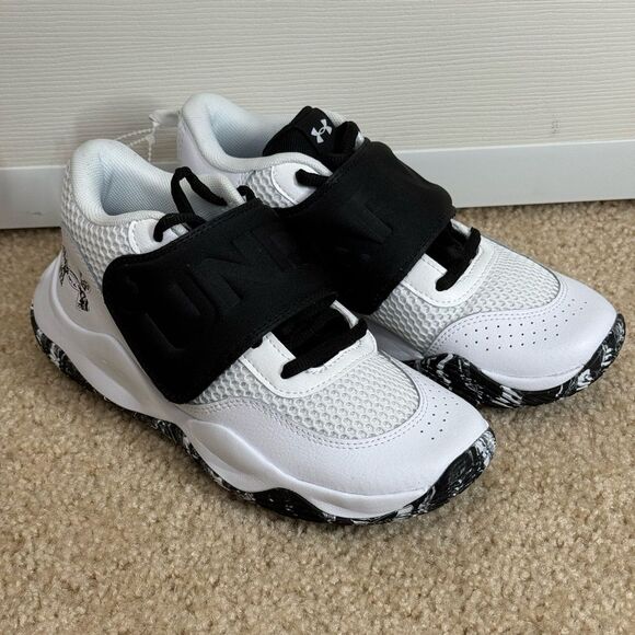 NWT Under Armour unisex-child Pre School Zone Basketball 2 Shoe Sz 5.5 - Picture 1 of 10